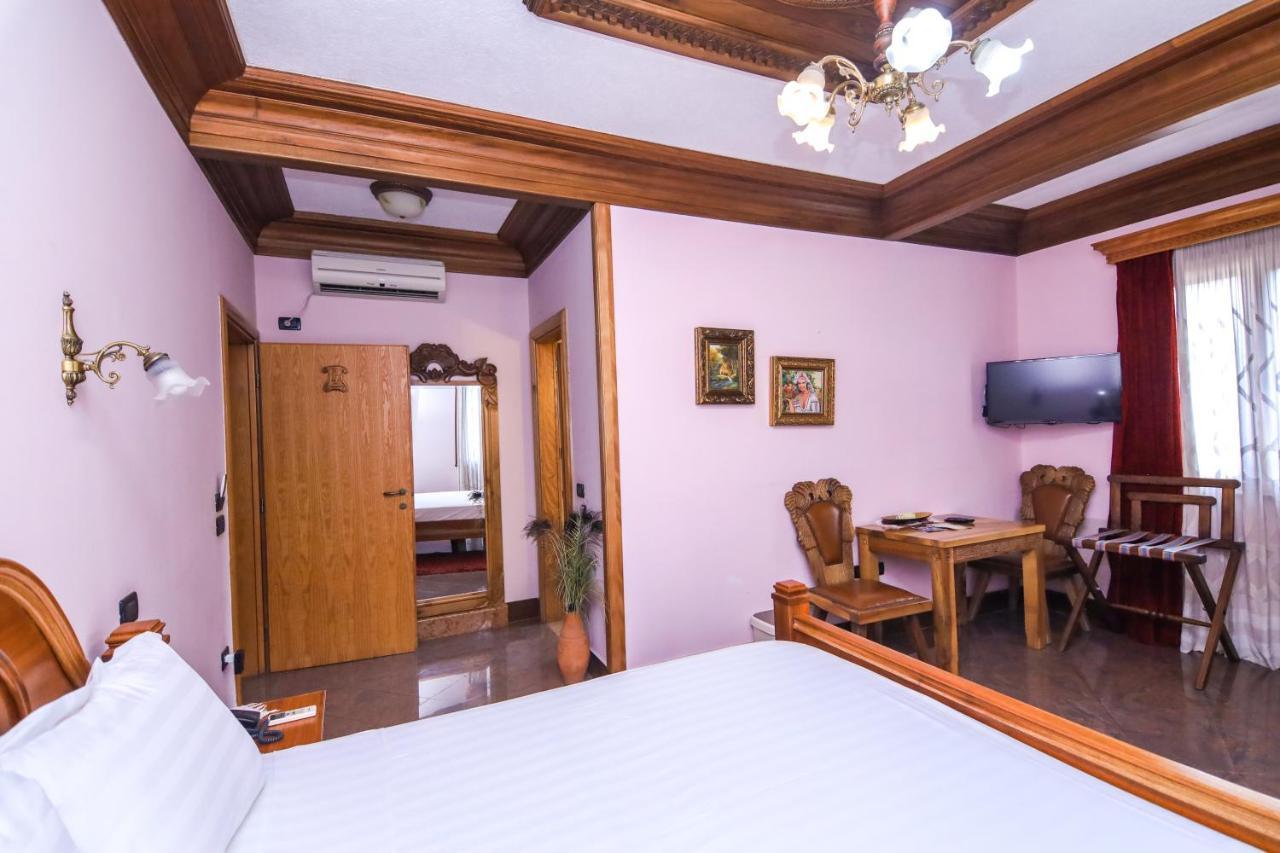 Brilant Antik Center Hotel Tirana Kültér fotó