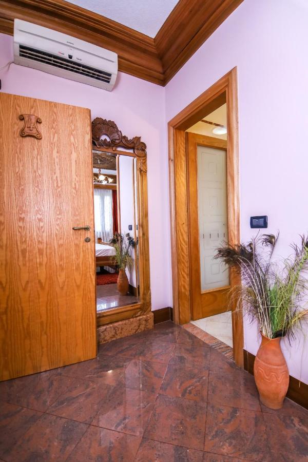 Brilant Antik Center Hotel Tirana Kültér fotó