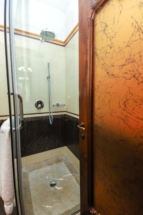 Brilant Antik Center Hotel Tirana Kültér fotó