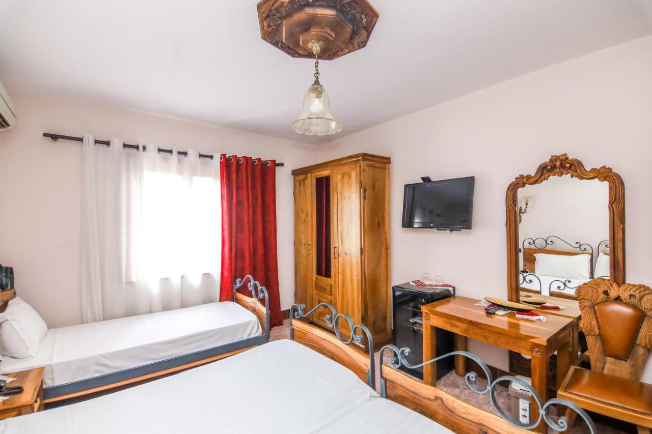 Brilant Antik Center Hotel Tirana Kültér fotó