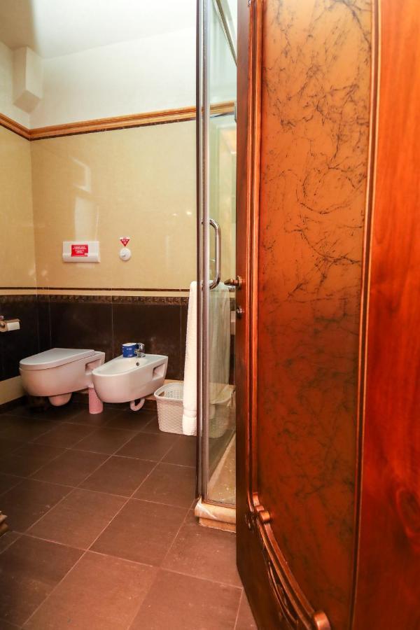 Brilant Antik Center Hotel Tirana Kültér fotó