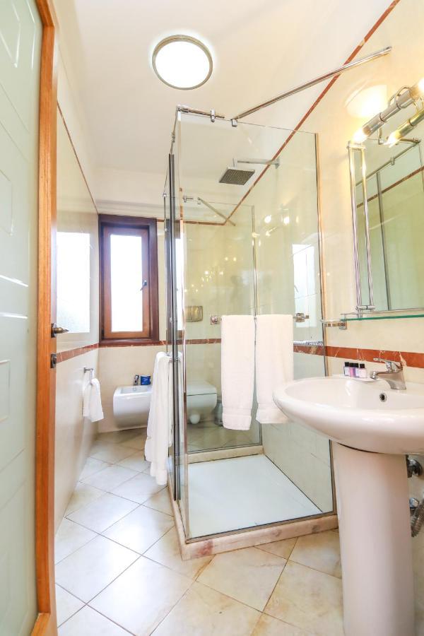 Brilant Antik Center Hotel Tirana Kültér fotó