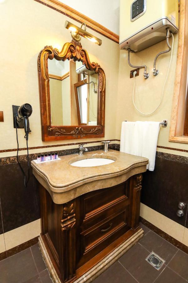 Brilant Antik Center Hotel Tirana Kültér fotó