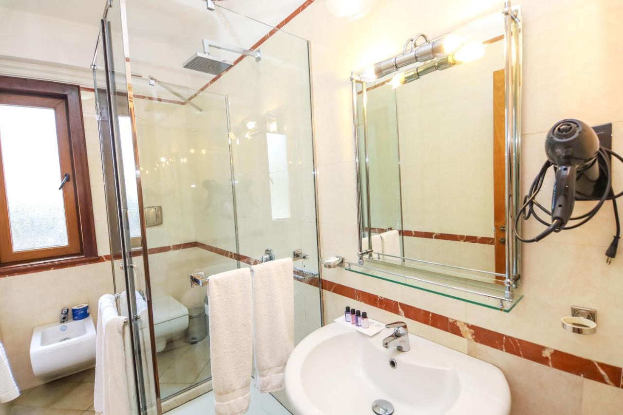 Brilant Antik Center Hotel Tirana Kültér fotó