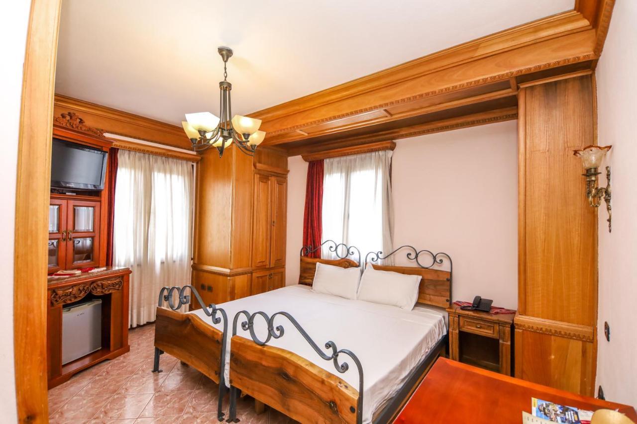 Brilant Antik Center Hotel Tirana Kültér fotó