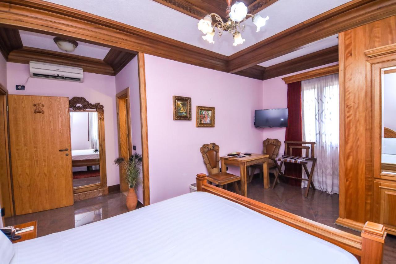 Brilant Antik Center Hotel Tirana Kültér fotó