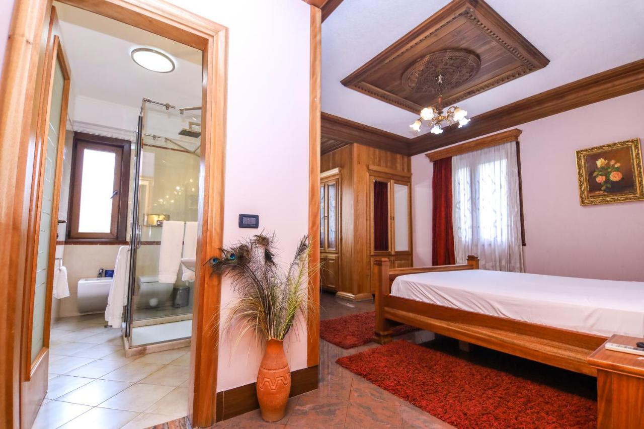 Brilant Antik Center Hotel Tirana Kültér fotó