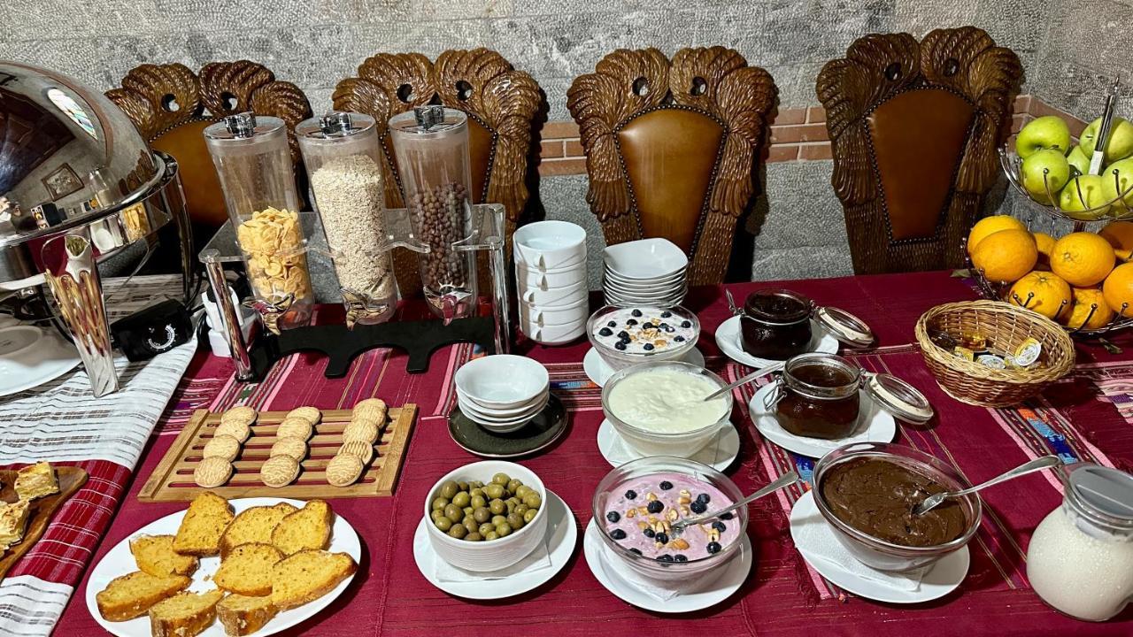 Brilant Antik Center Hotel Tirana Kültér fotó